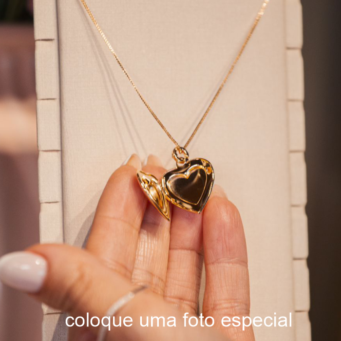 Colar Relicário Coração Dourado