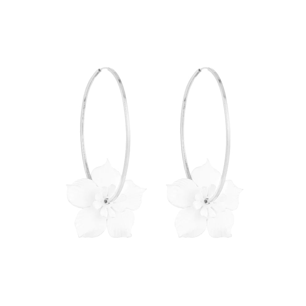 Brinco argola em prata flor porcelana