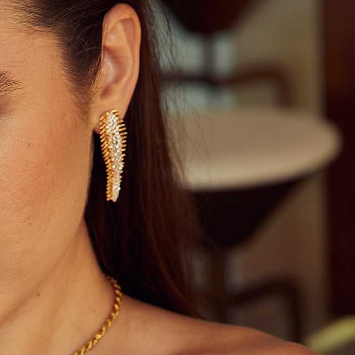 Brinco Flor de Lótus com Pérola Banhado a Ouro 18K