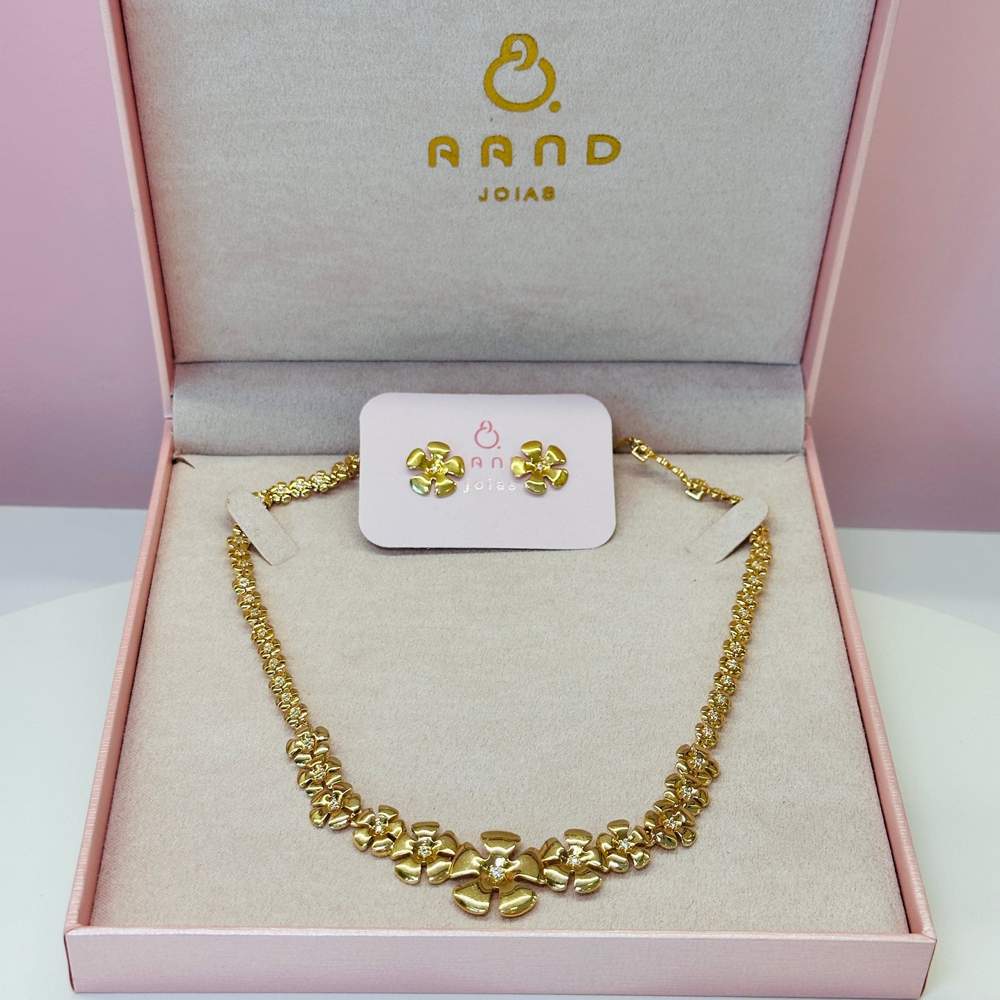 Conjunto Brinco e colar Florzinhas dourado com regulagem