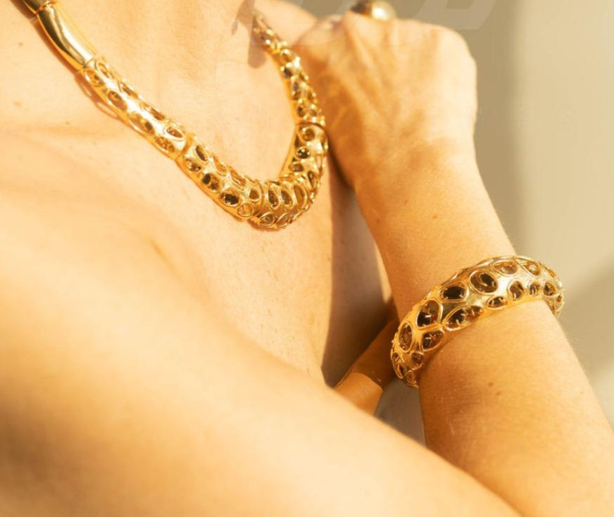 Conjunto África: Colar, Bracelete e Brincos Banhados a Ouro 18K