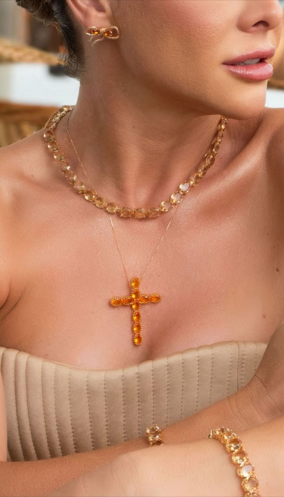 Colar crucifixo cruz de pedra