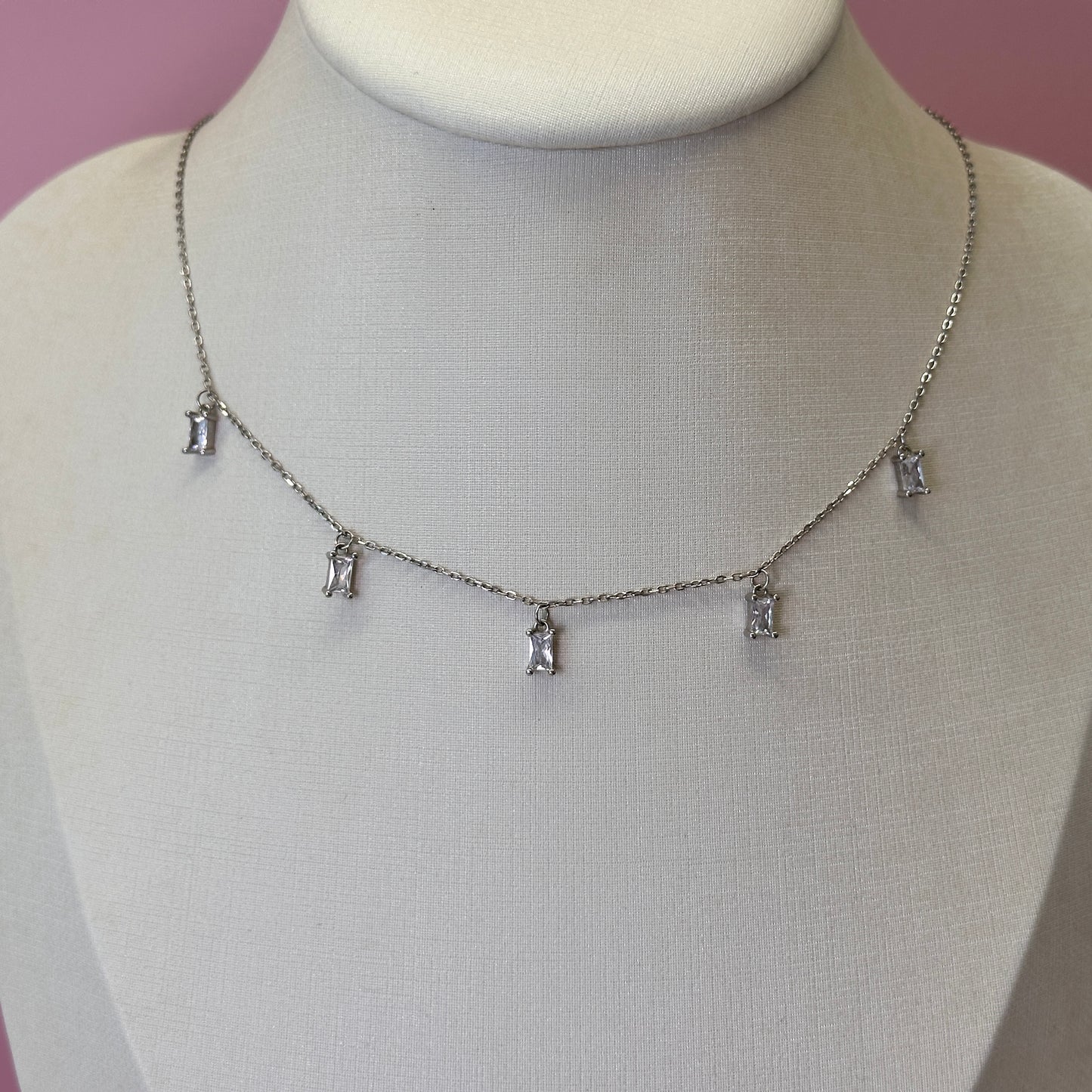 Colar ródio com pontos de luz em zircônia