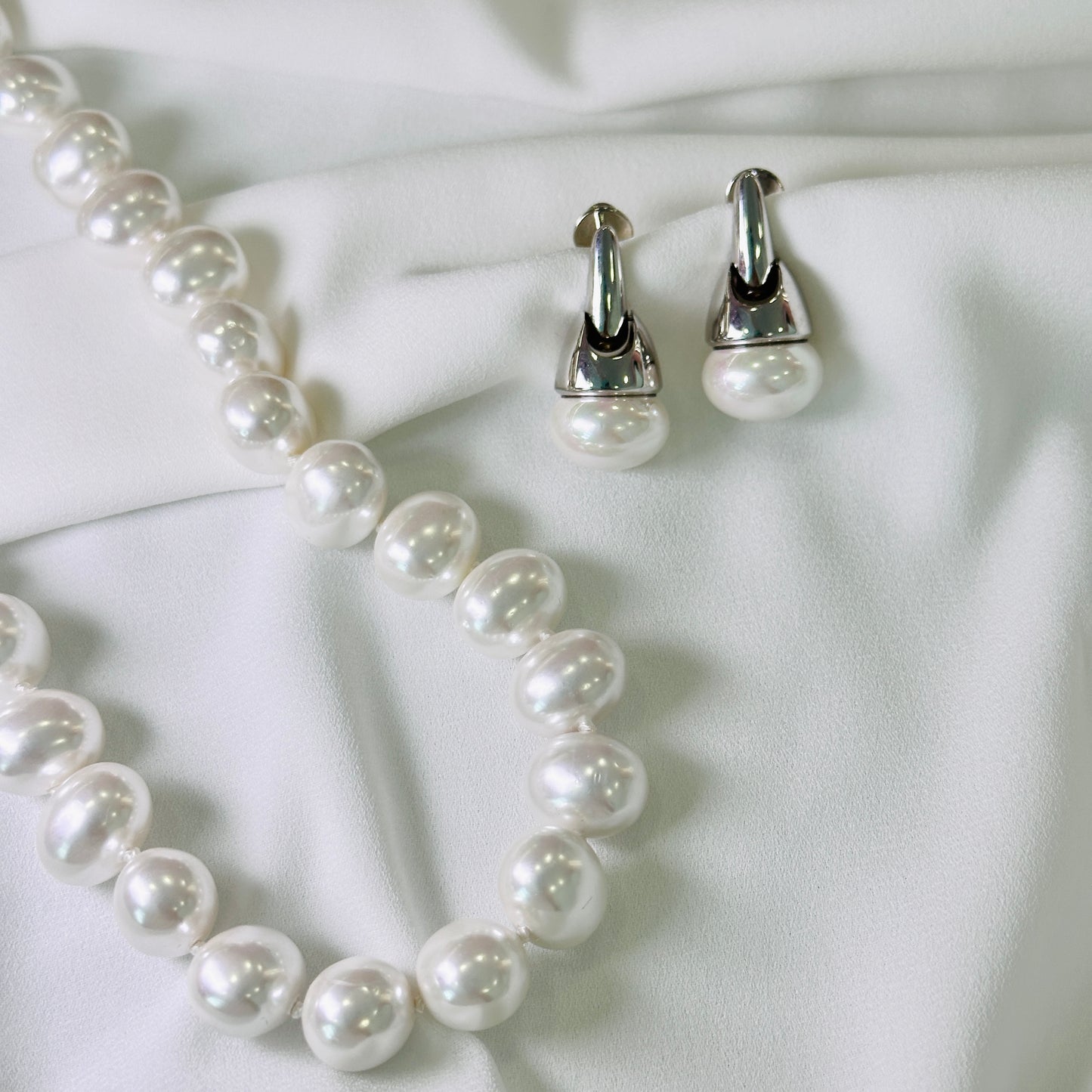 Brinco ródio pendant perola classico