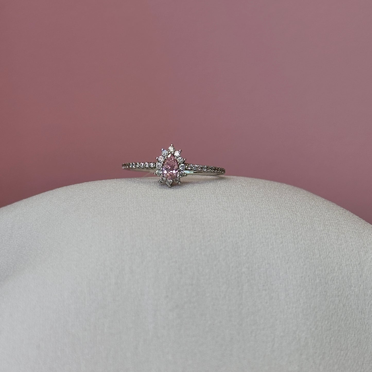 Anel prata 925 solitario cravejado pedra quartzo rosa gota