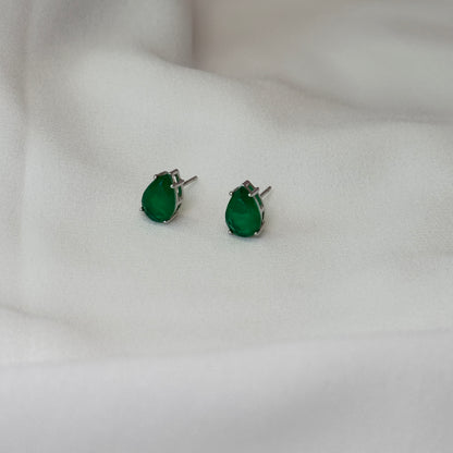 Brinco gota ródio, pedra esmeralda