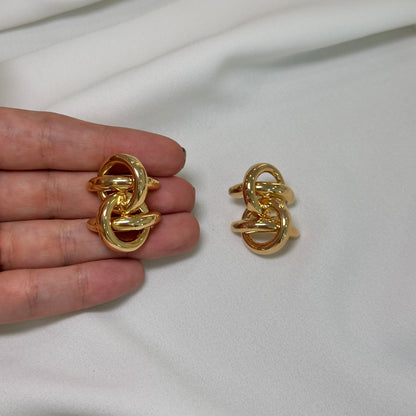 Brinco elos bold dourado