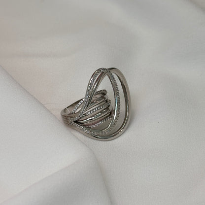 Anel design moderno em rodio com zircônias Katrina