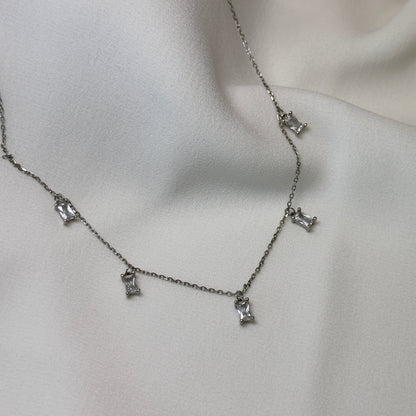 Colar ródio com pontos de luz em zircônia