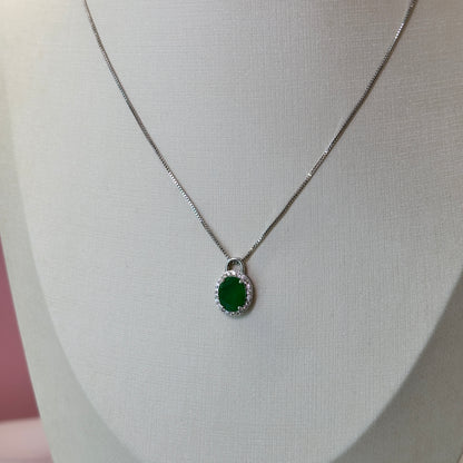 Colar com pingente esmeralda oval cravejado prata 925