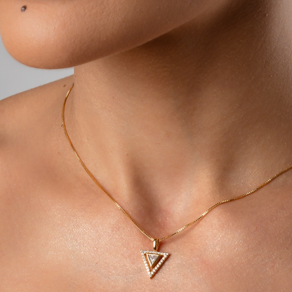Conjunto Triangulo Vazado cravejado zircônias minimalista
