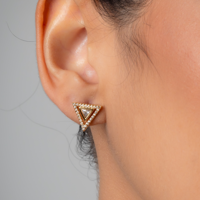 Conjunto Triangulo Vazado cravejado zircônias minimalista