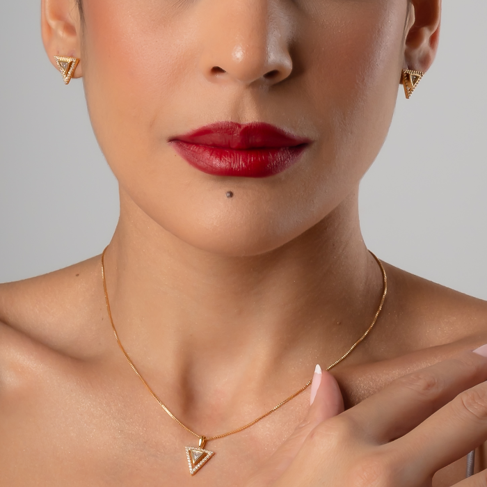 Conjunto Triangulo Vazado cravejado zircônias minimalista