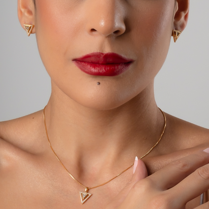 Conjunto Triangulo Vazado cravejado zircônias minimalista