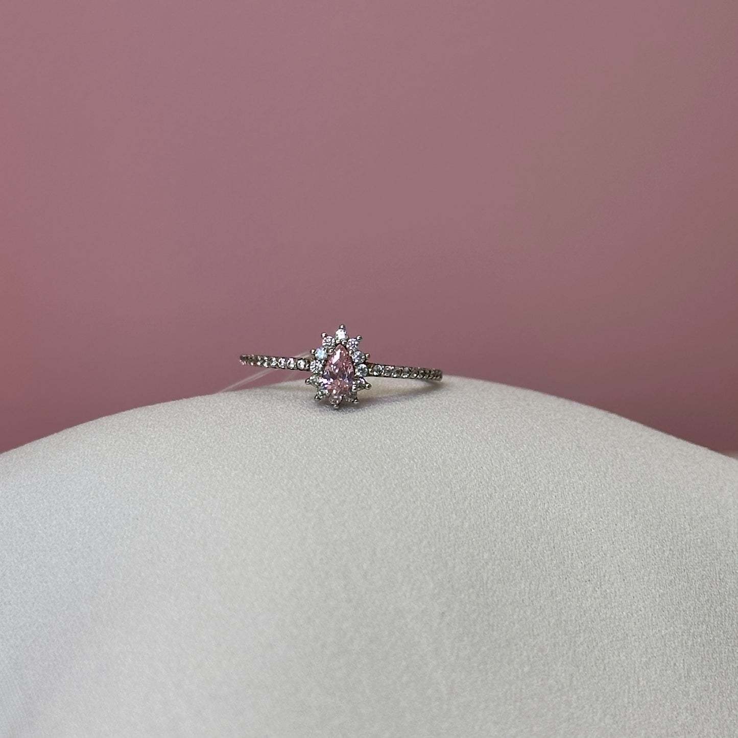 Anel prata 925 solitario cravejado pedra quartzo rosa gota