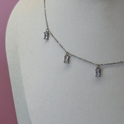 Colar ródio com pontos de luz em zircônia