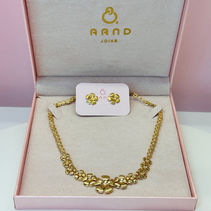 Conjunto Brinco e colar  Florzinhas dourado com regulagem