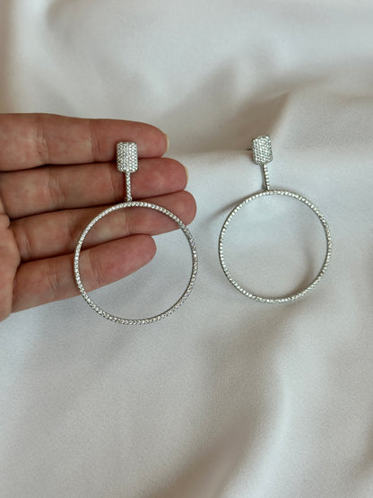 Brinco Circle cravejado delicado