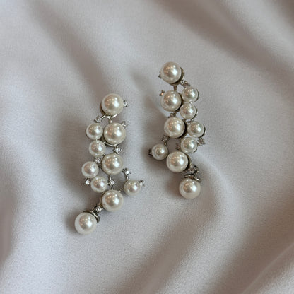 Brinco Earhook pérolas rodio