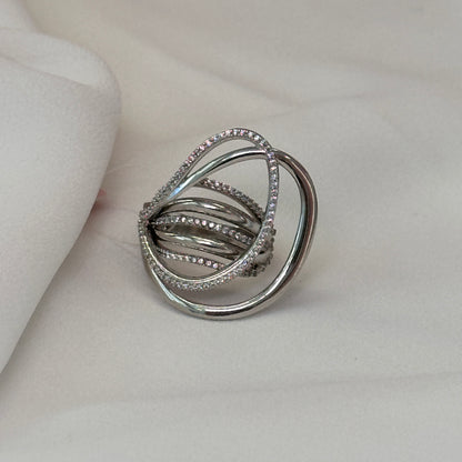 Anel design moderno em rodio com zircônias Katrina