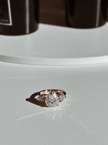 Anel de Solitário Princesa em Ouro 18K Gota Moissanite